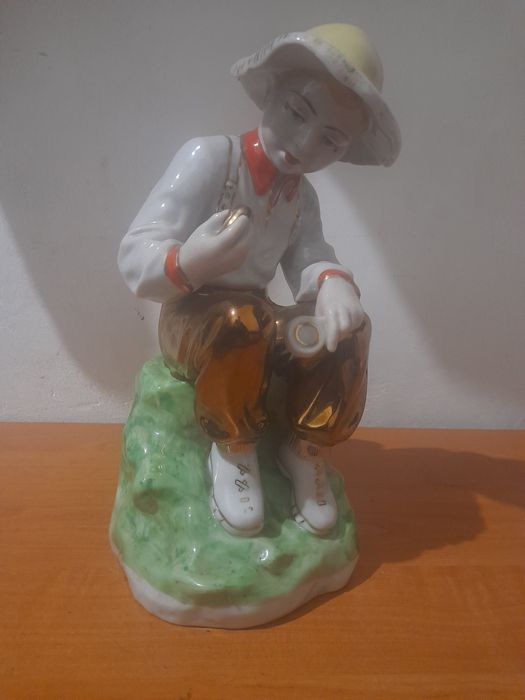 Статуетка "Юний геолог"