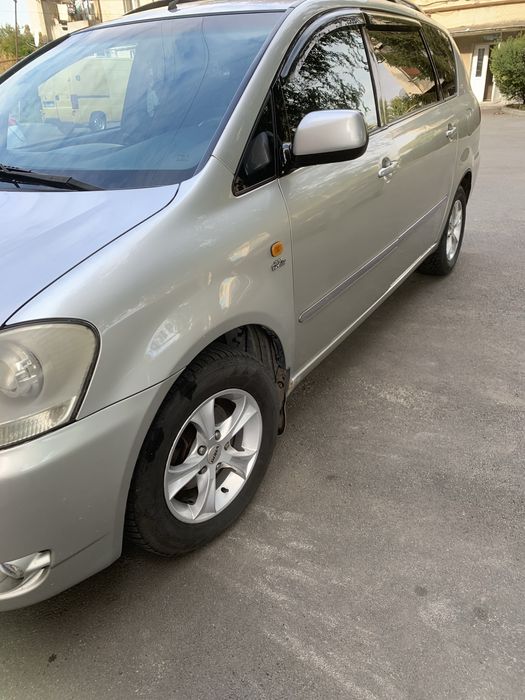 Тойота Авенсіс Версо / Toyota Avensis Verso