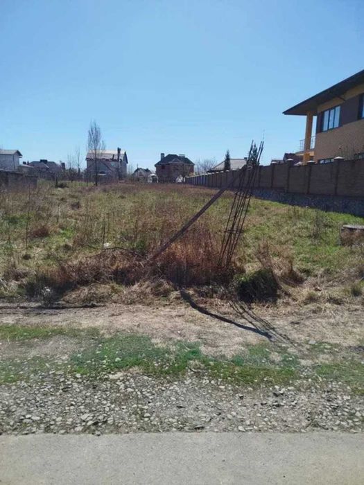 Продам земельну ділянку під будівництво у Зарванцях
