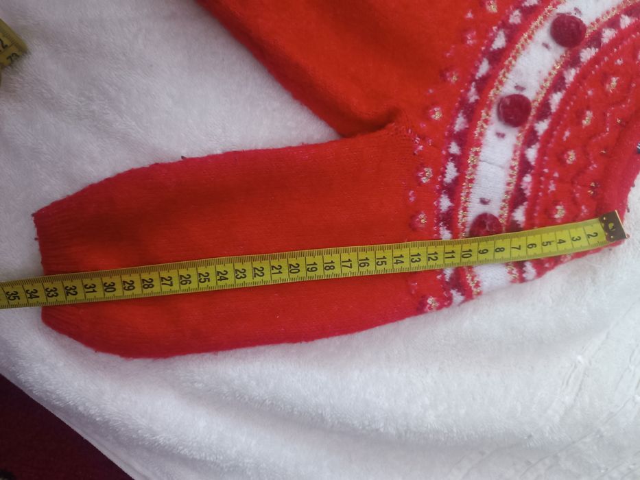 Кофточка дитяча червоного кольору