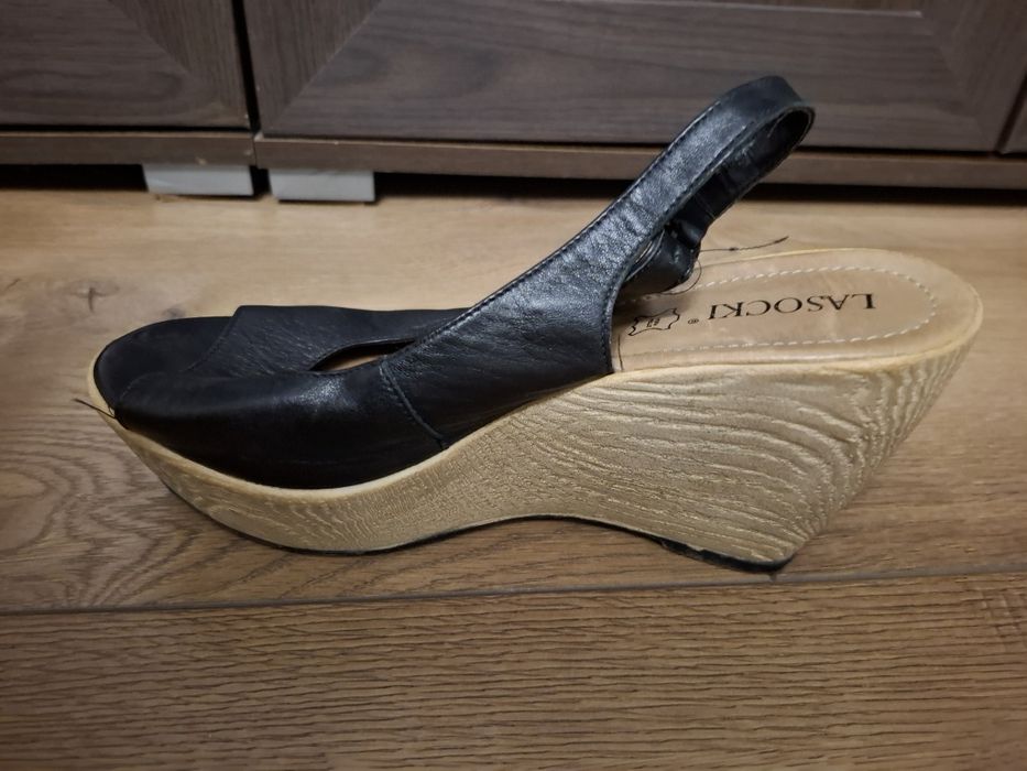 Sandały czarne skóra lasocki 40