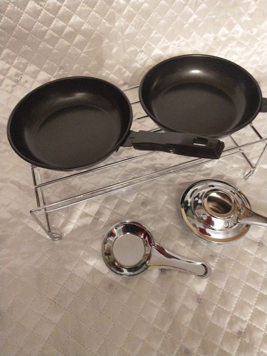 Podgrzewacz z patelniami ,nowe mini raclette 15 cm średnica patelni