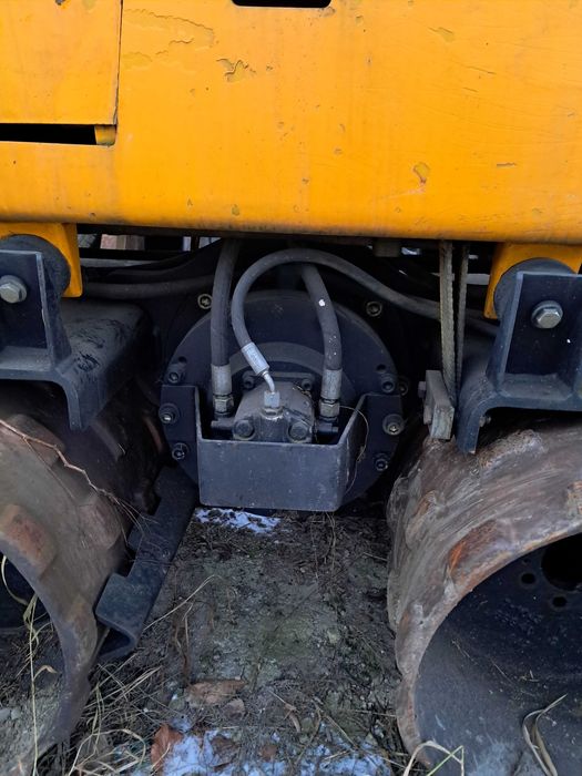 Walec okołkowany JCB