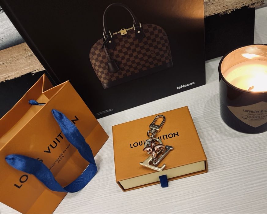 Брелок Louis Vuitton оригинал новый на подарок