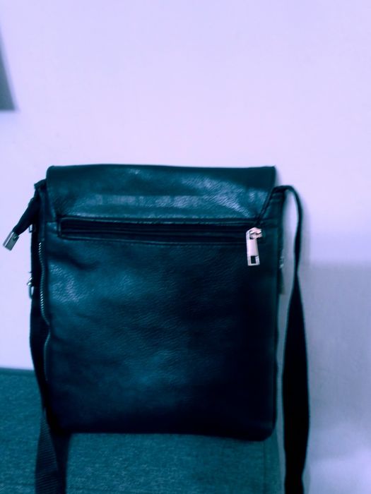 Torebka listonoszka czsrna dlugie ucho Calvin Klaine