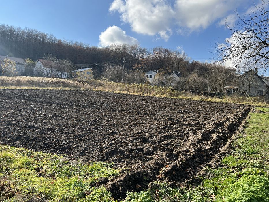 Продам ділянку с.Завадів