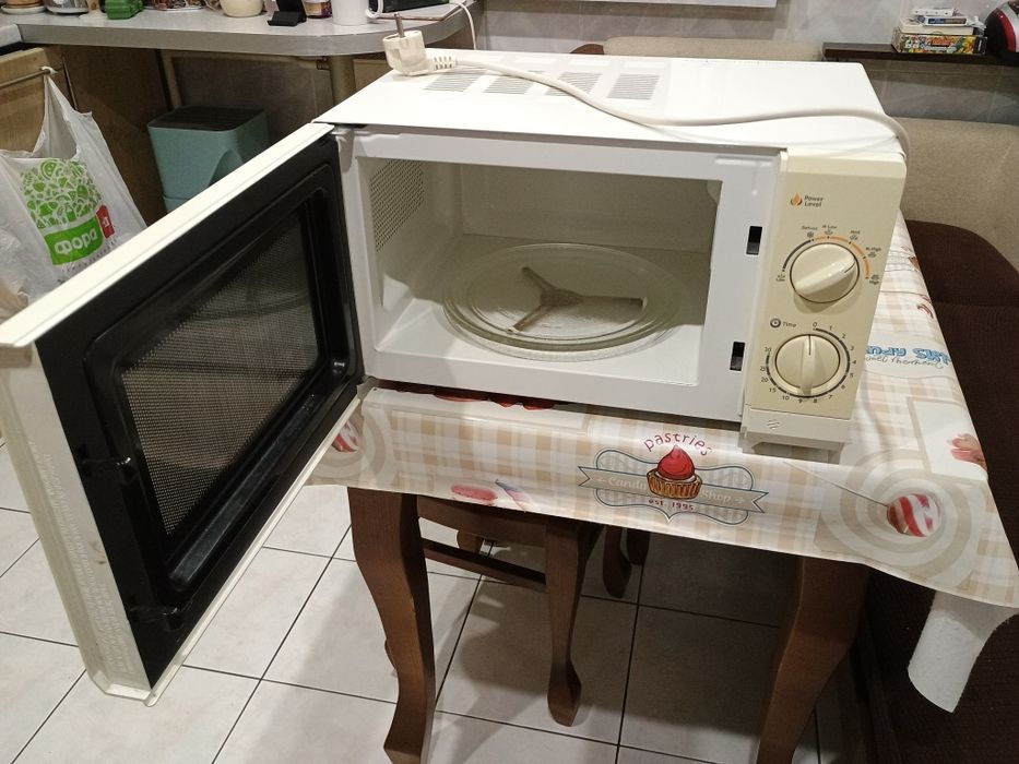 Мікрохвильова піч Gorenje MO-20MW. Мікрохвилівка