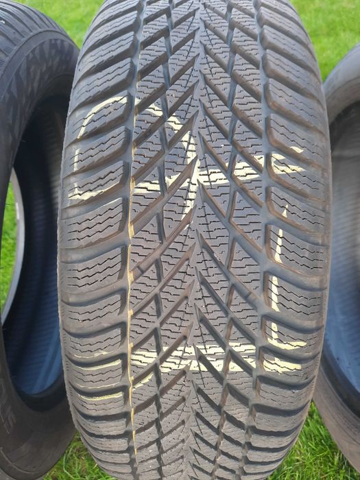4 Opony zimowe Nokian Snowproof 2