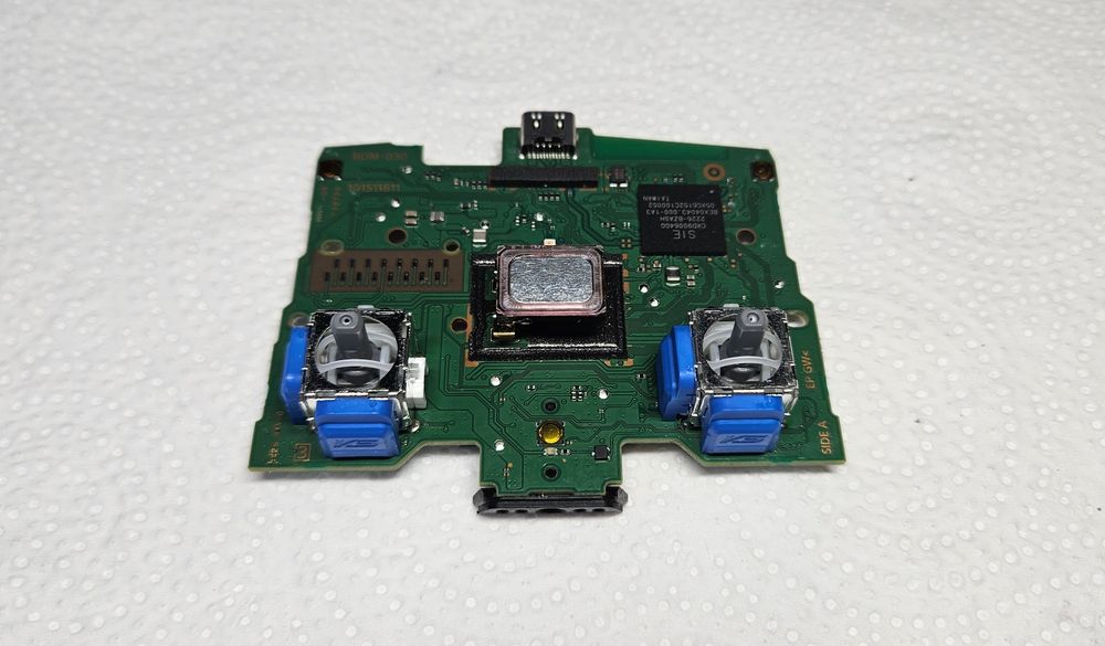 Pad PS5 DualSense - Analogi TMR