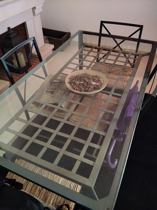 Mesa com cadeiras
