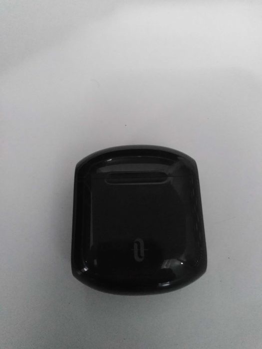 Caixa de carregamento para fones - Airpods.