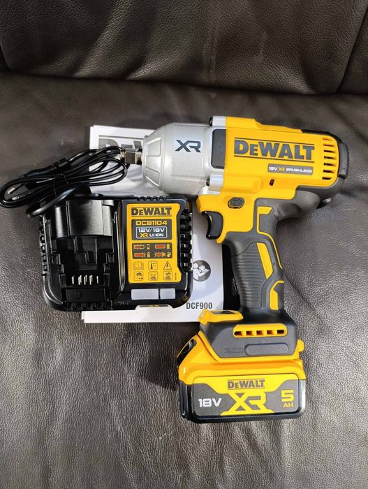 гайковерт аккумуляторний ударний dewalt DCF900P1  18V 1X 5.0Ah 1355Nm