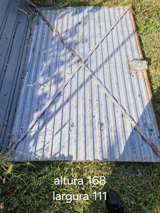 Porta / portão  em ferro  e chapa