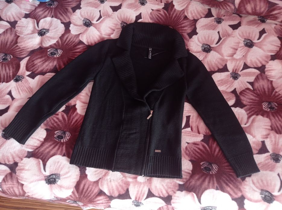 Damski sweterek czarny r.42