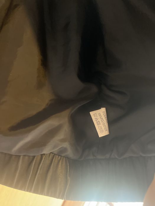 Casaco de pele preta de senhora