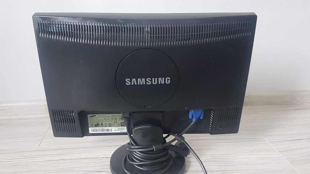 monitor Samsung SyncMaster 943