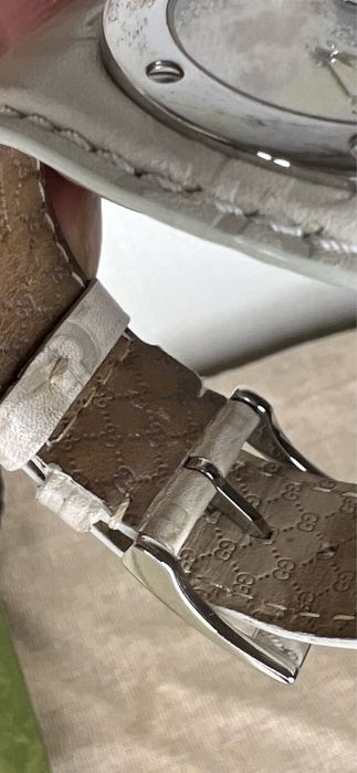 Женские часы Gucci оригинал номерные Швейцария