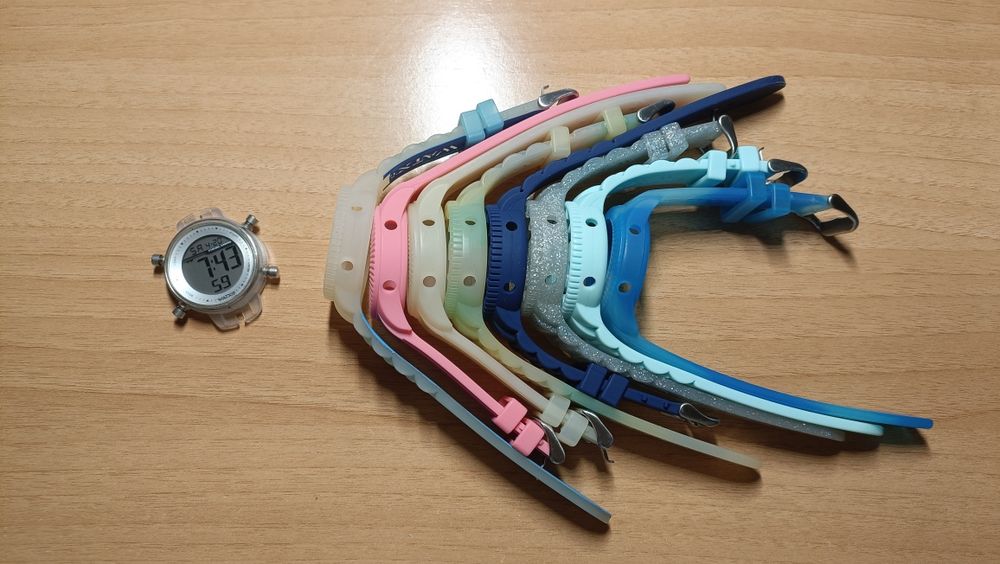 Relógio watx and co + 8 braceletes celicone