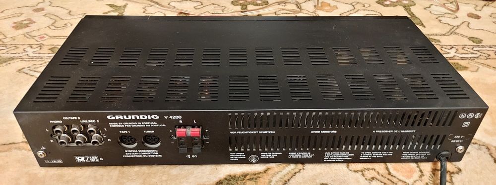 Wzmacniacz Grundig V4200