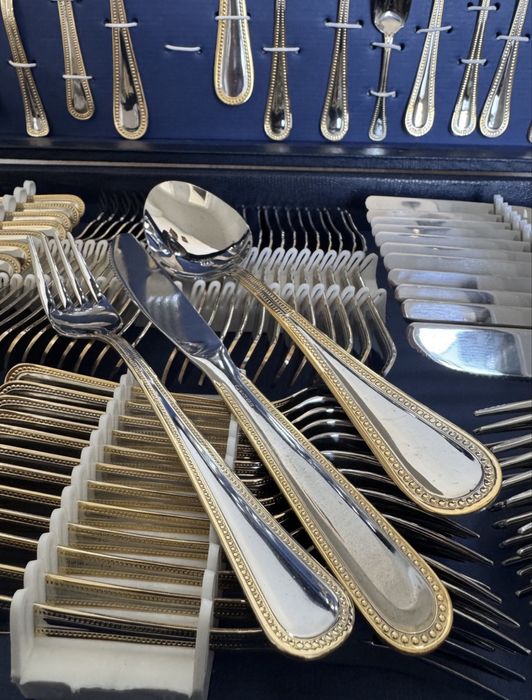 Faqueiro 132 peças banhado a Ouro de 24 quilates