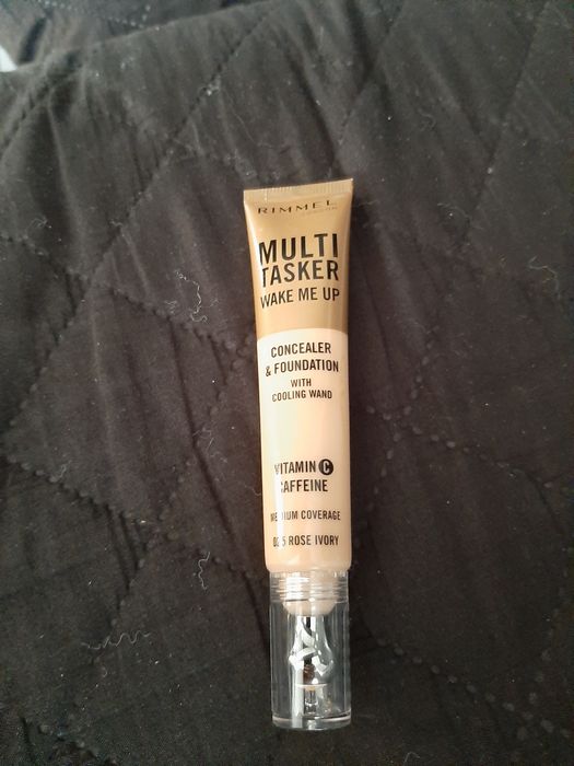 Korektor rimmel multi tasker