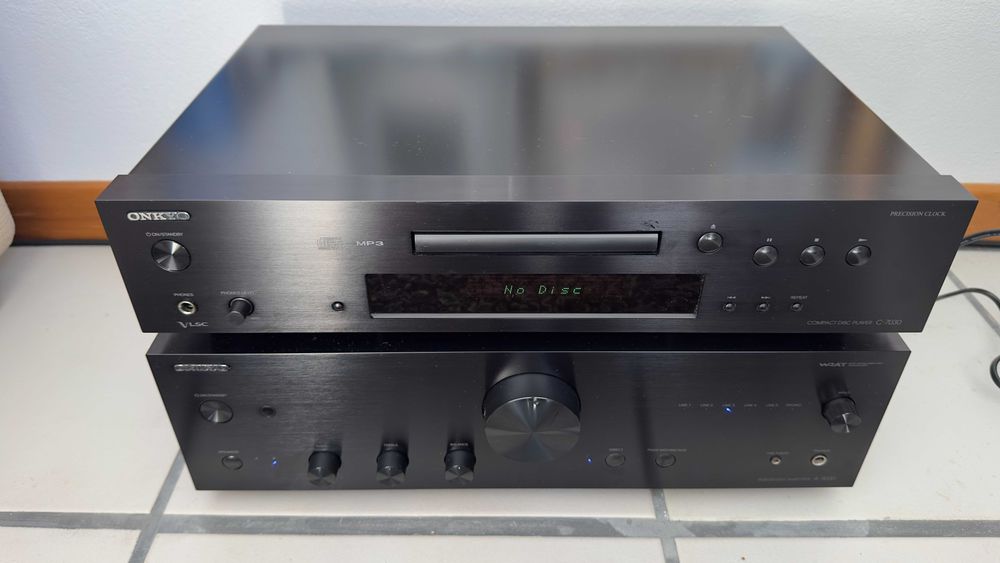 Onkyo leitor CD C 7030 e Onkyo amplificador A 9030 = a novos