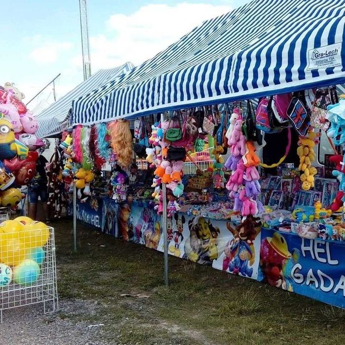 Stoisko z zabawkam wata cukrową balony z helem -Festyny imprezy