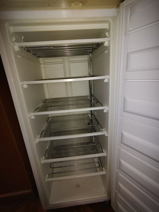 Морозильна камера бв