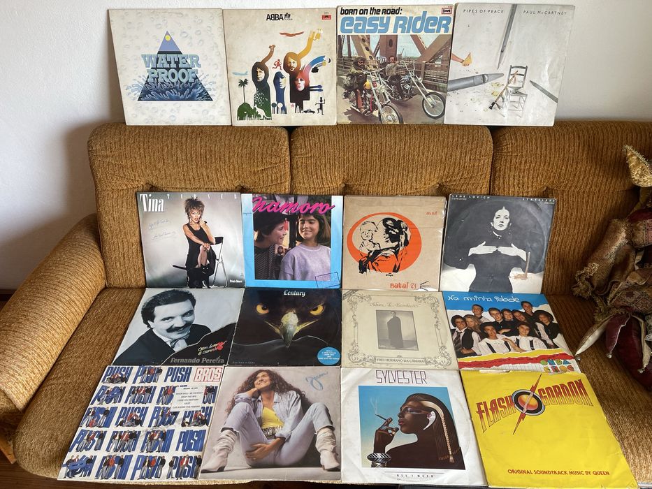 Lote de 128 Discos de vinil (lps)