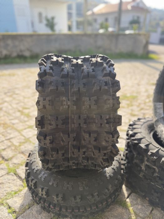 Pneus Maxxis Razr 2
