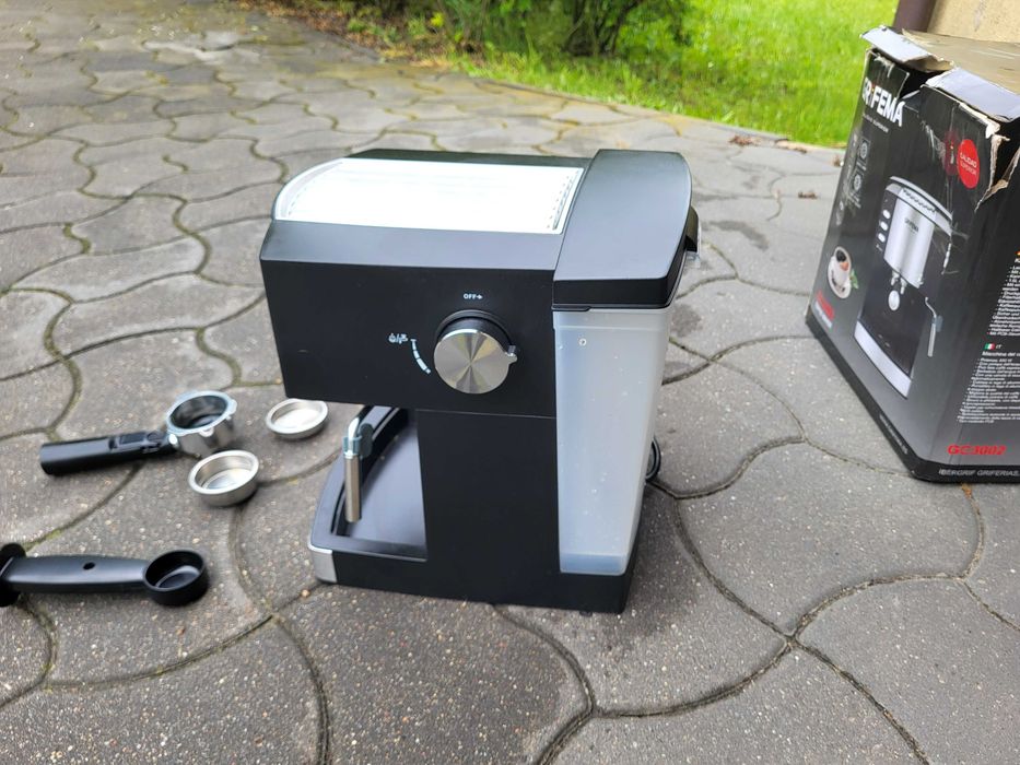 GRIFEMA GC3002 Ekspres do kawy z systemem Latte go, 1,6L nowy