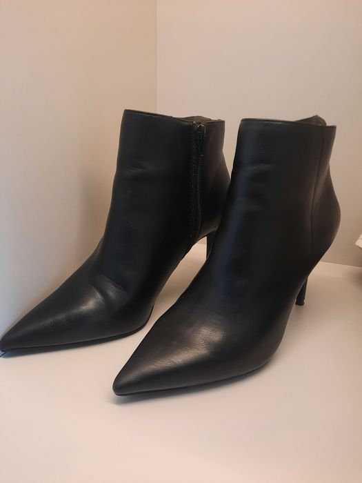 Botins de salto alto pretos da Mango