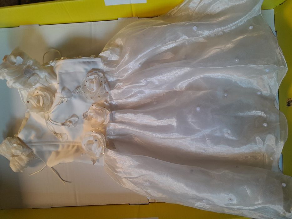 Святкове плаття для дівчинки