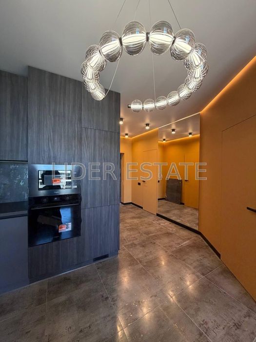 Продам 1,5 кімн. квартиру 43 м² у ЖК KRONA house, Ужгород, 9/9 пов. Забронюй зараз!