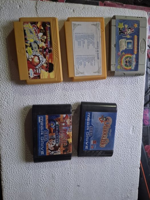 Consola de jogos antigo