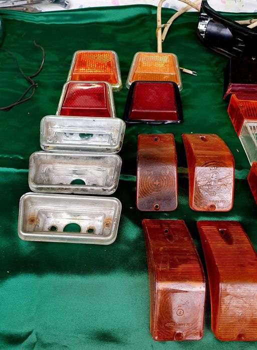 Поворотники, фонари, катафоты. Первая серия ГАЗ 24,2410