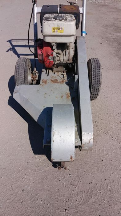 Frezarka do pni dosko Honda