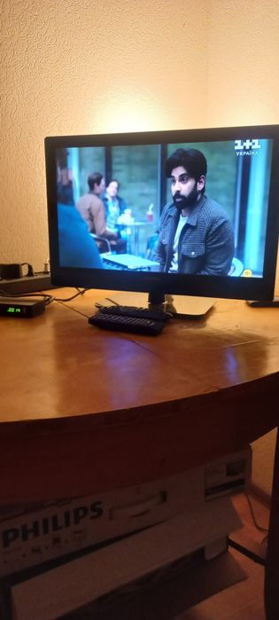Монітор - телевізор PHILIPS, 22 дюйми +тюнер т2 +антенна