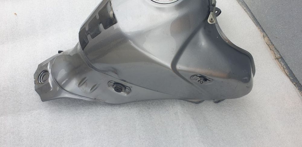 Паливний бак Suzuki V-Strom 650