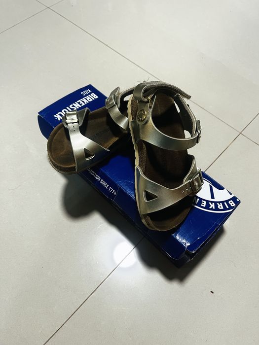 Sandalias de criança