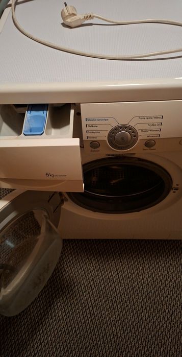 Sprzedam pralkę LG