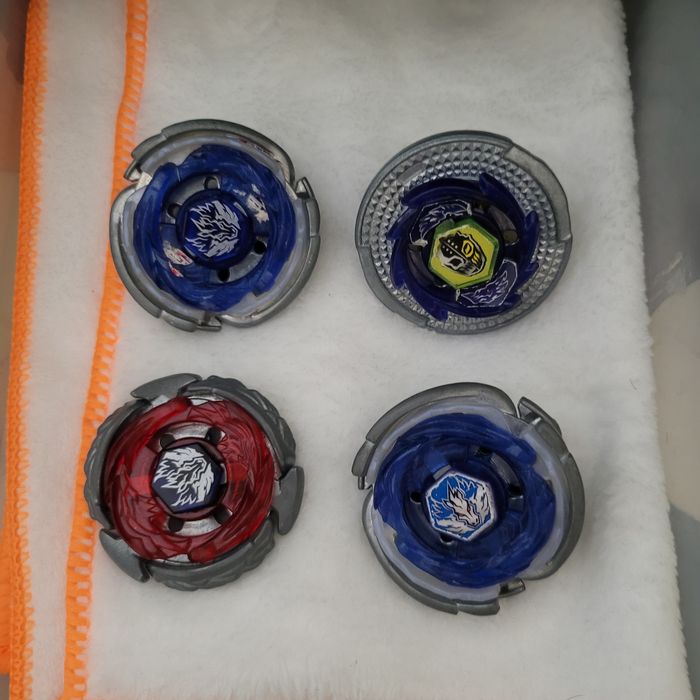 Coleção de Beyblades Metal Fusion/Masters/Fury Individualmente