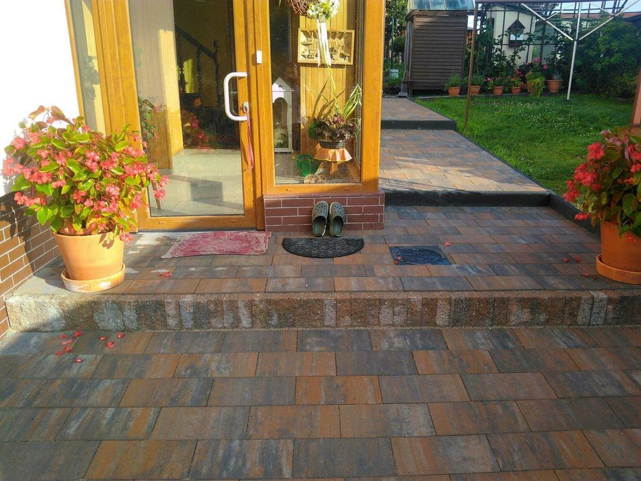 Układanie kostki brukowej