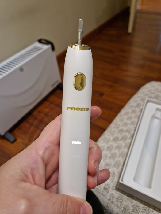 Escova de dentes electtrica Prozis (ultrasonic toothbrush)