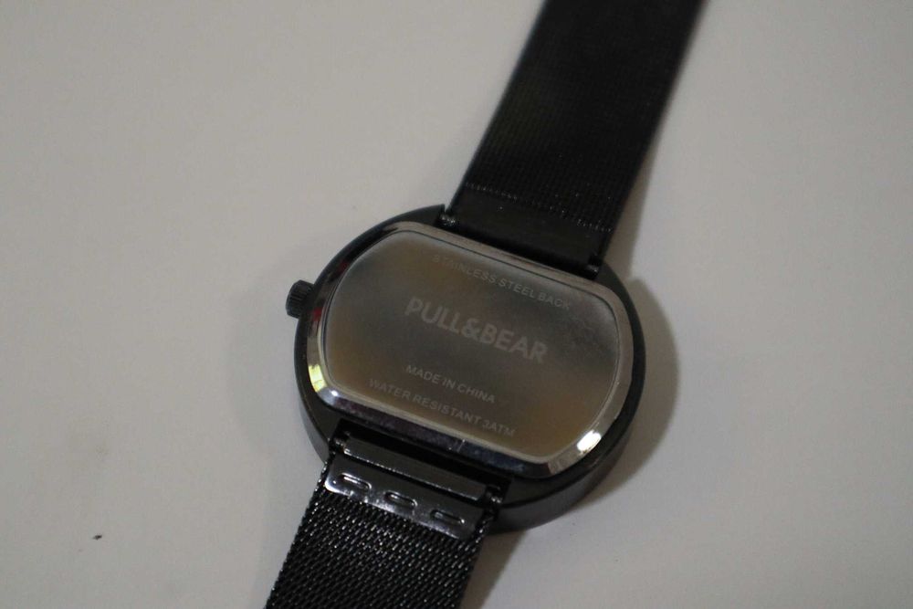 Relógio metal preto antracite Pull & Bear