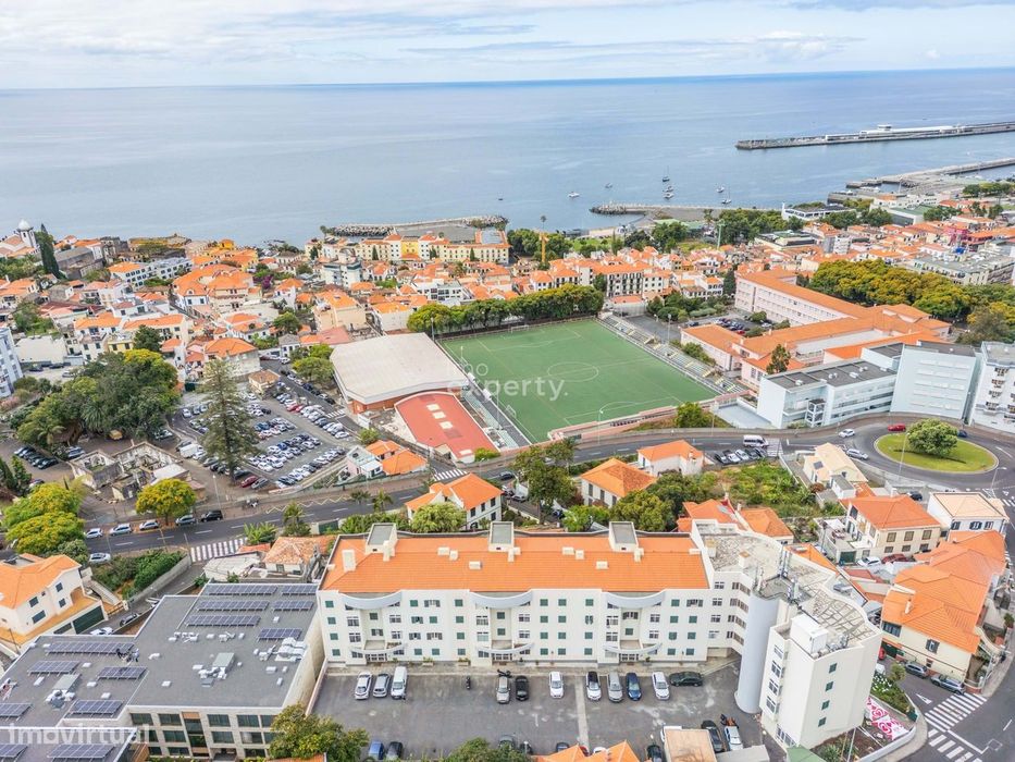 T2 com Vista Porto do Funchal no Último Piso | Conde de Carvalhal, Mad