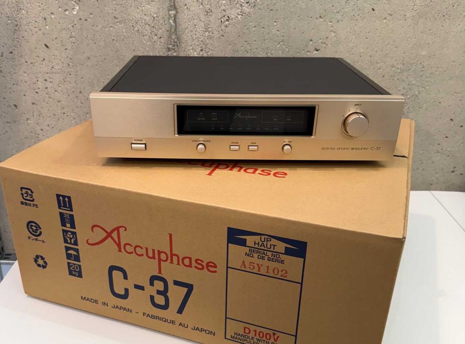 Accuphase C-37 przedwzmacniacz gramofonowy