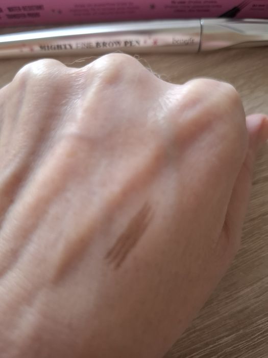 Benefit Mighty Fine Brow Pen - precyzyjny pisak do brwi