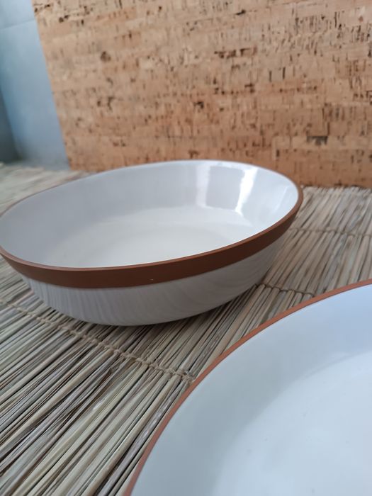 Saladeiras pequenas e pratos437356634644817923