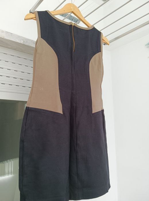 Vestido malha com etiqueta